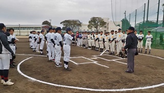 【平翠戦】野球部の試合の様子がタウンニュースに掲載されました。